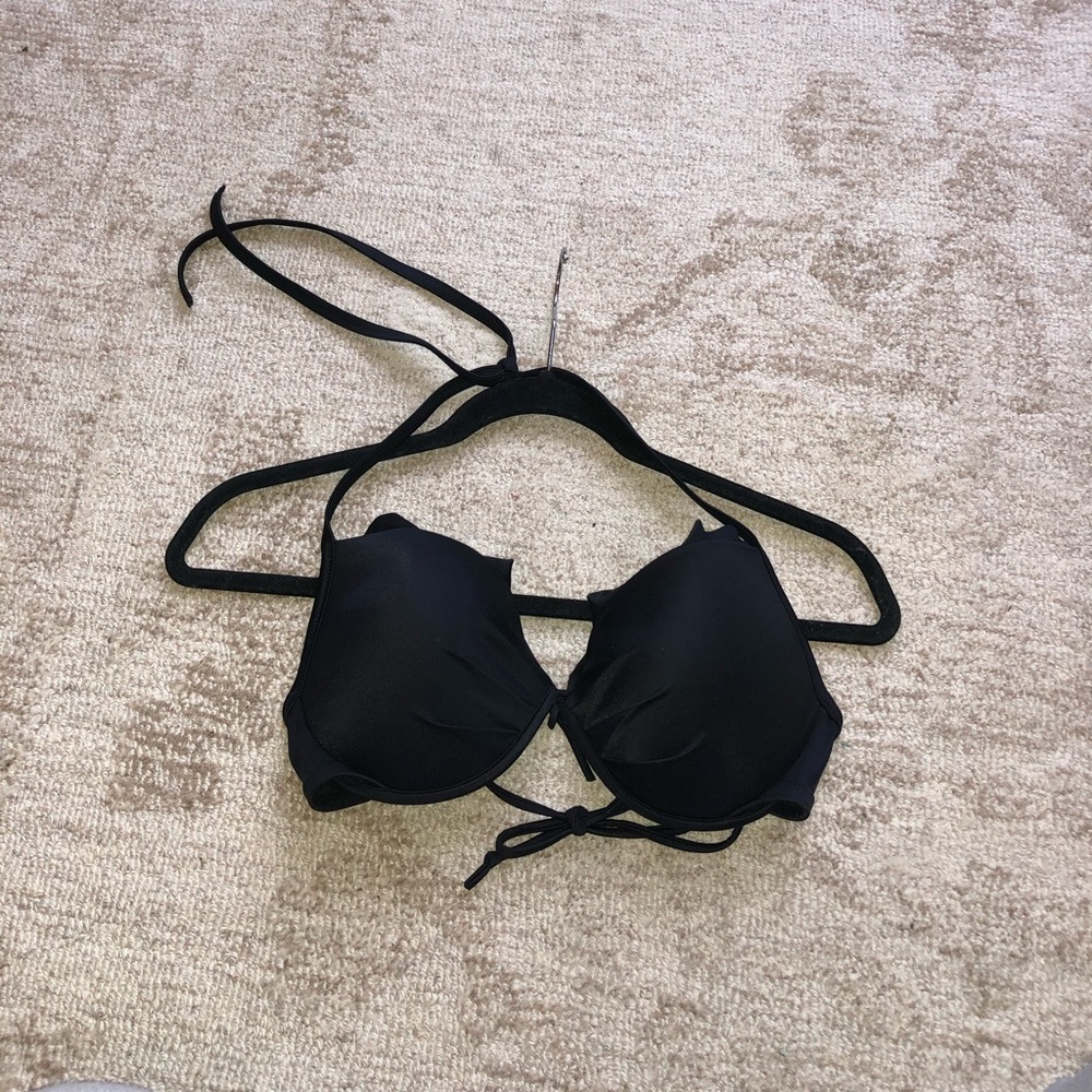 Victoria’s Secret 34DD bathing suit top!